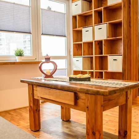 דירות ורשה Chmielna Wood Lux מראה חיצוני תמונה